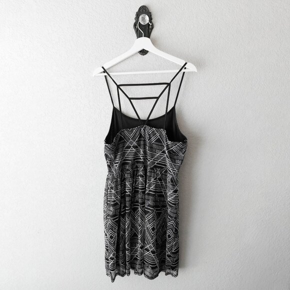No Boundaries Women’s Size XL Black White Geometric Layered Y2K Strappy Dress - Picture 5 of 7